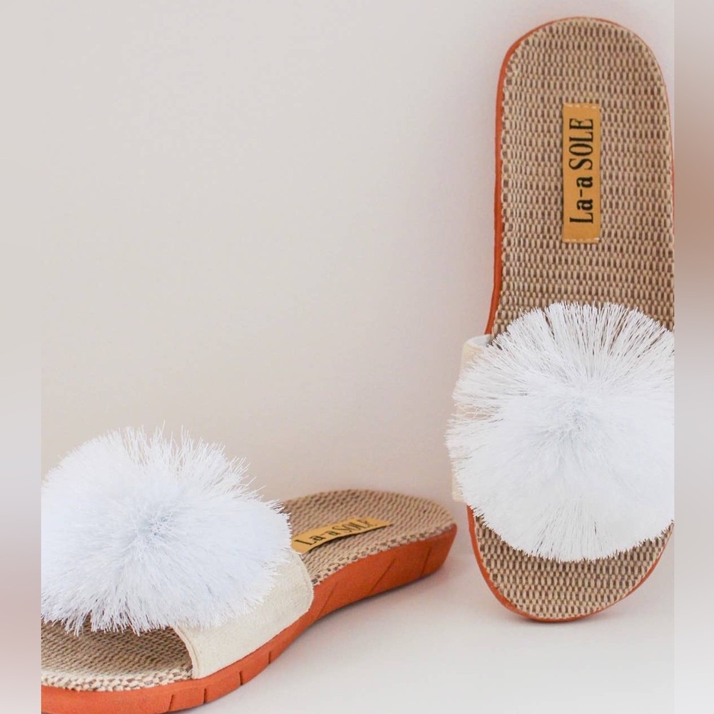 NEW! LA-a SOLE Seafoam Blue Fringe Playful Unique Pom Pom Sandals 8 9 - Picture 9 of 13